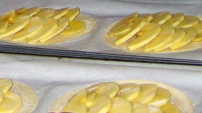 puff pastry apple tarts
